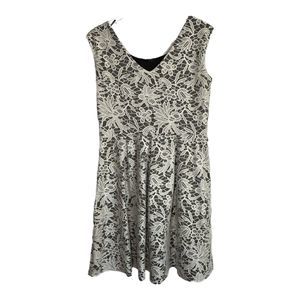 Tiana B White Floral Lace Sleeveless Dress, Size 6, Pre-owned